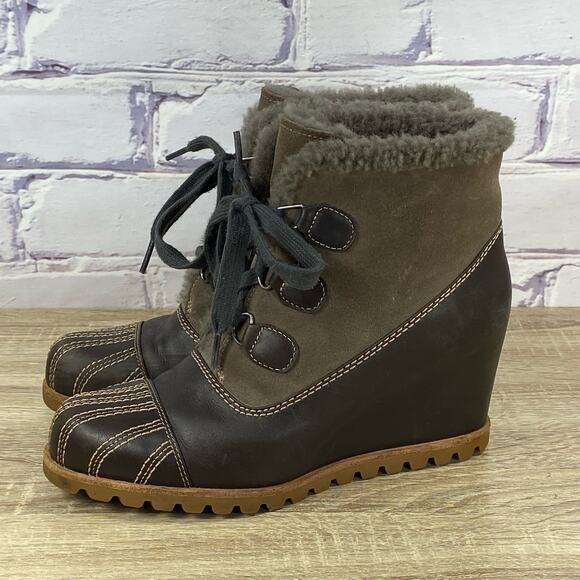 UGG Shoes - UGG Alasdair Waterproof Wedge Ankle Boots Women's Size 8 Brown Leather Lace Up